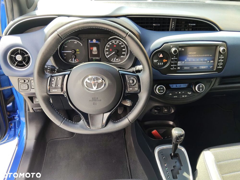 Toyota Yaris Hybrid 100 Premium - 15