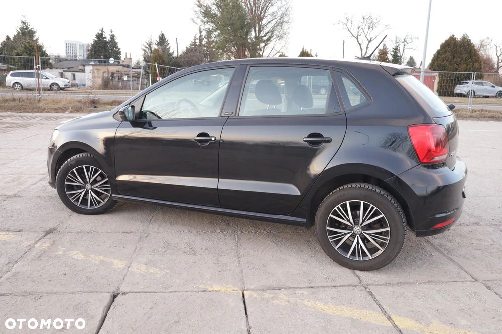 Volkswagen Polo 1.4 TDI Blue Motion Technology DSG Allstar - 5