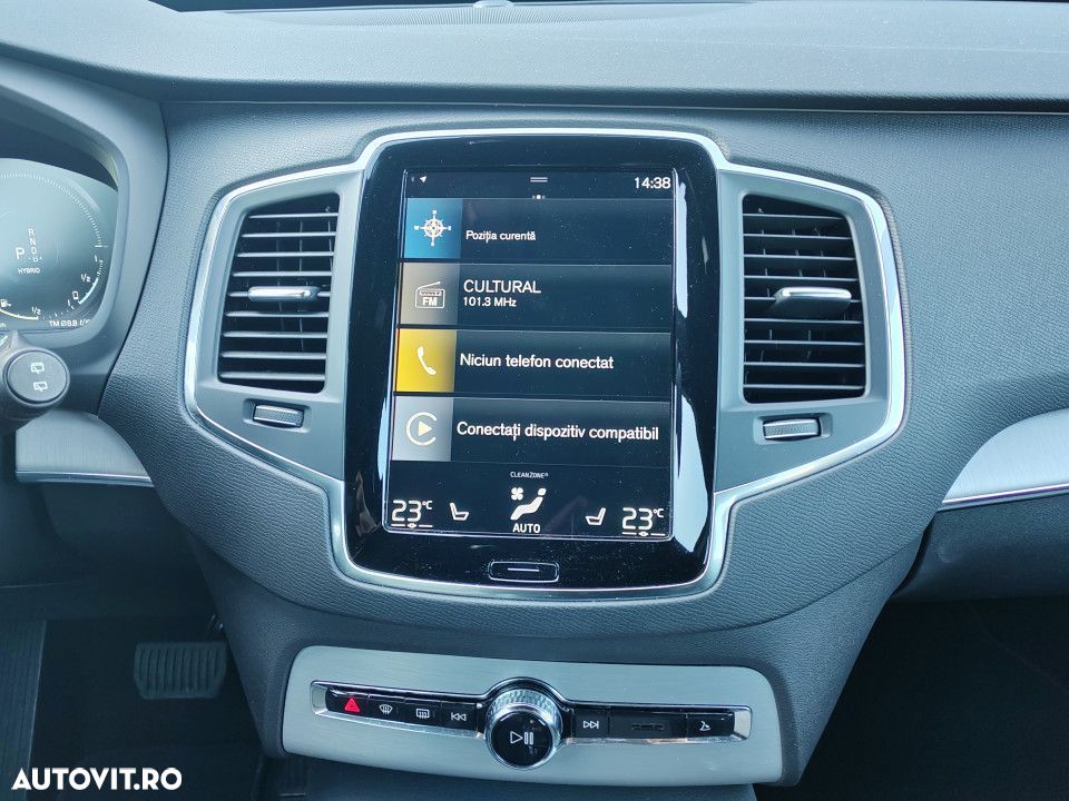 Volvo XC 90 T8 AWD Twin Engine Geartronic Momentum - 29