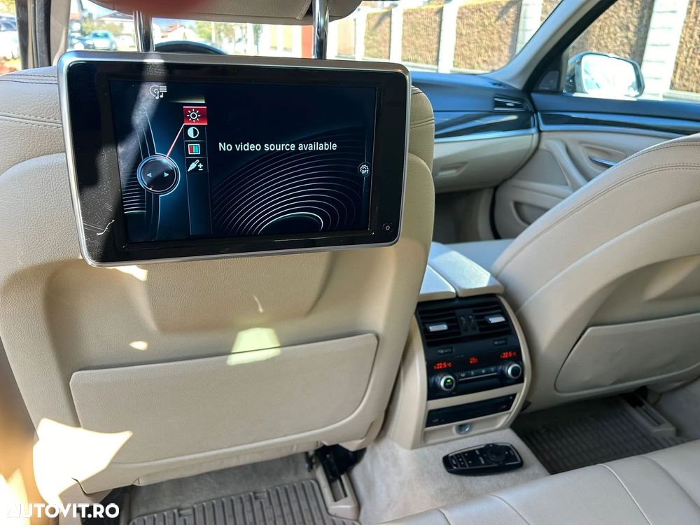 BMW Seria 5 520d xDrive AT - 17