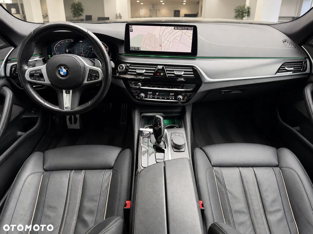 BMW Seria 5 520d xDrive mHEV M Sport sport - 12