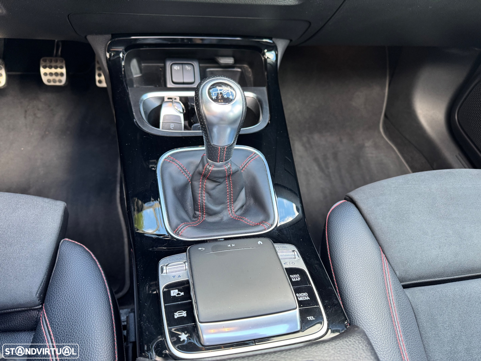Mercedes-Benz B 180 d AMG Line - 19