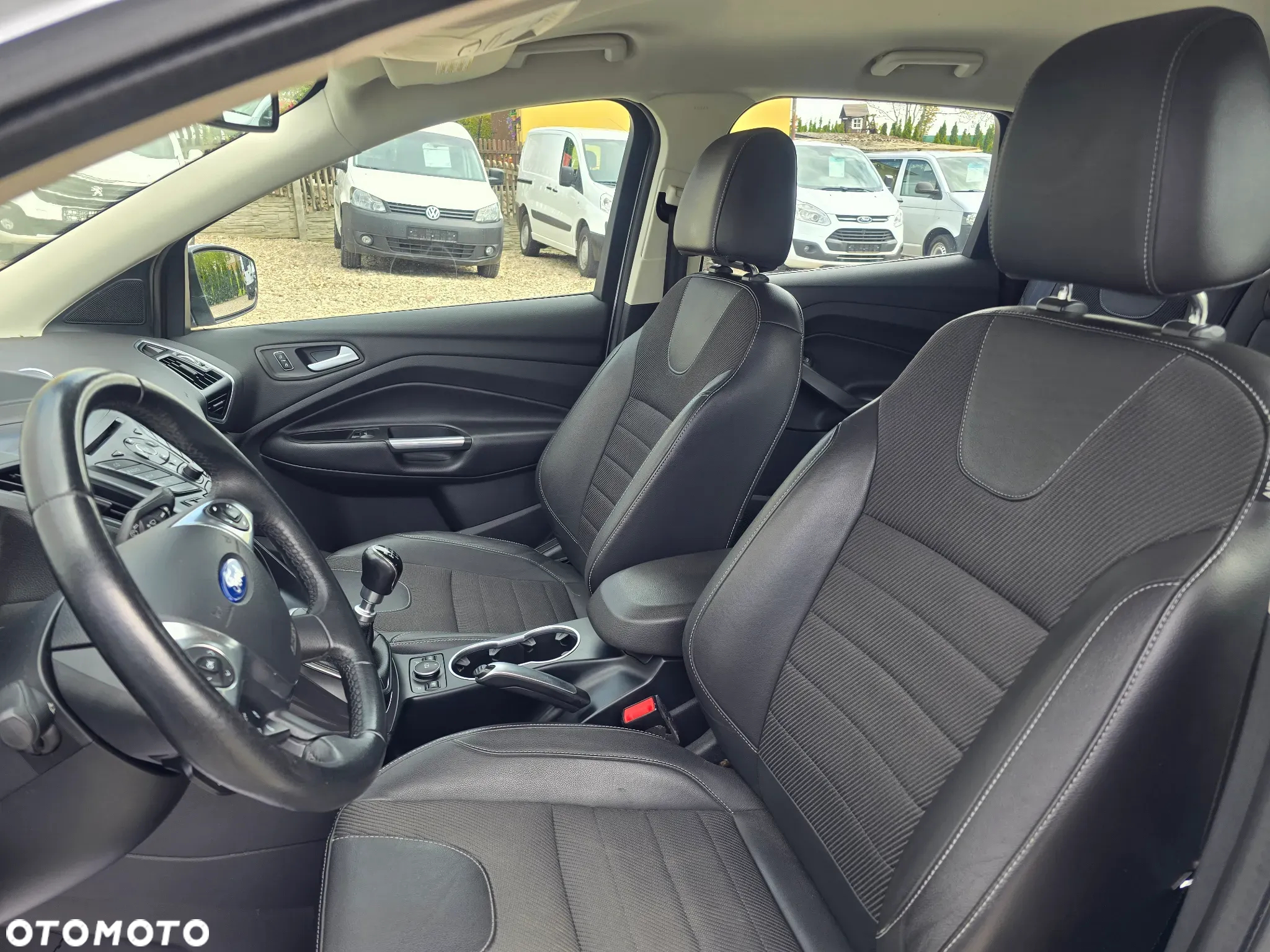 Ford Kuga 1.6 EcoBoost 2x4 Titanium - 17