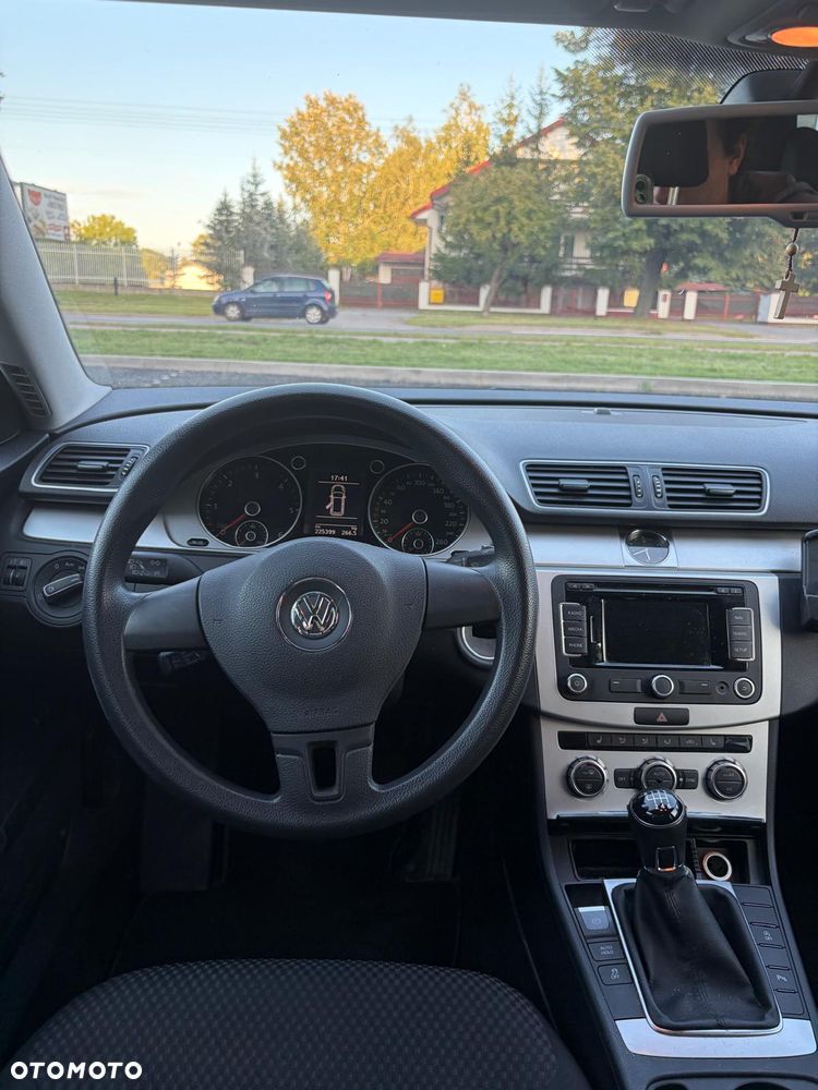 Volkswagen Passat 2.0 TDI Comfortline - 11