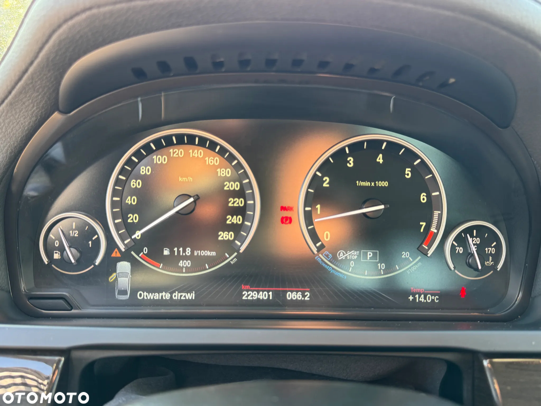 BMW Seria 7 740i - 12