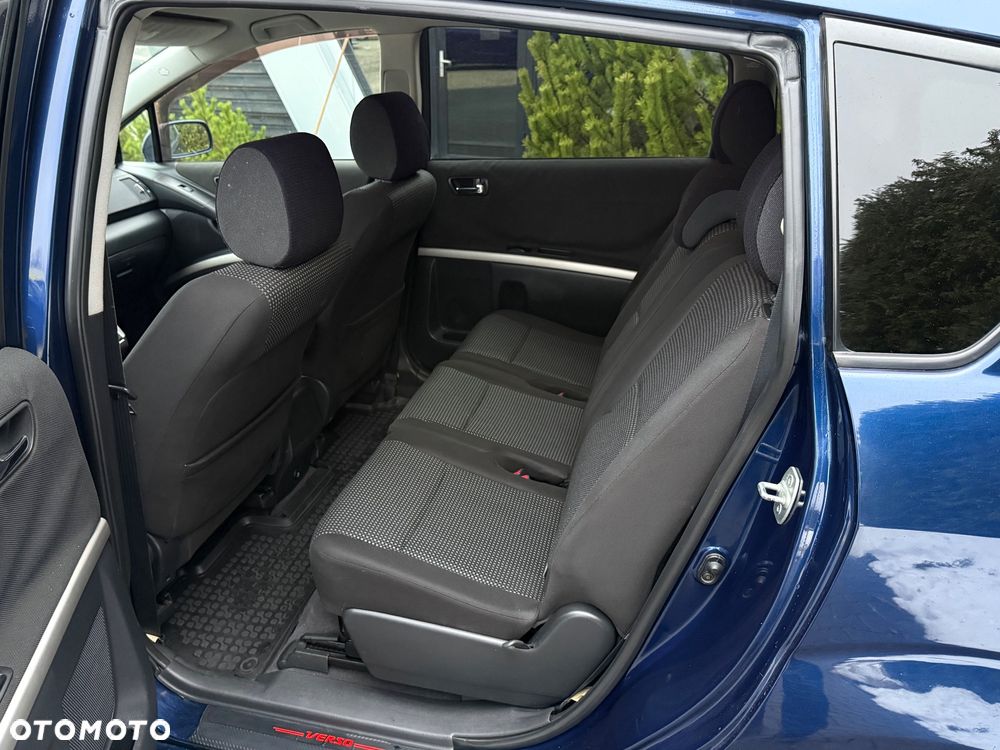 Toyota Corolla Verso - 11