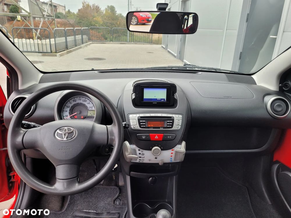 Toyota Aygo x-clusive Style Selection - 21