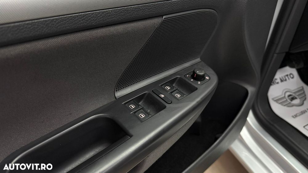 Volkswagen Golf 1.9 TDI Comfortline - 21