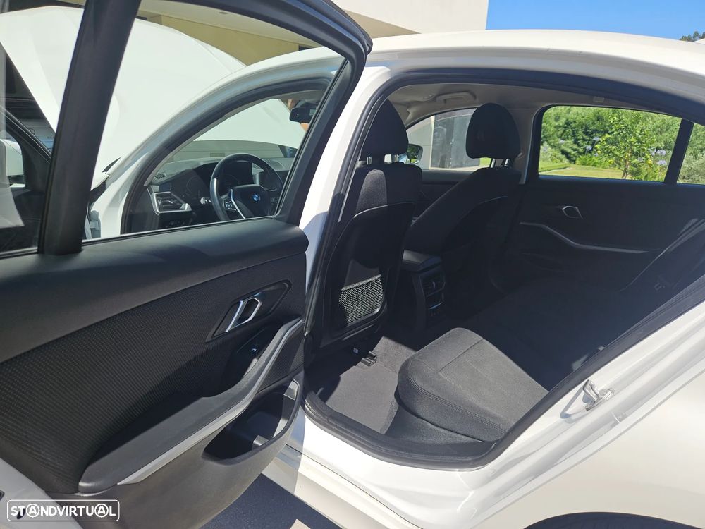 BMW 330 e Corporate Edition Auto - 14