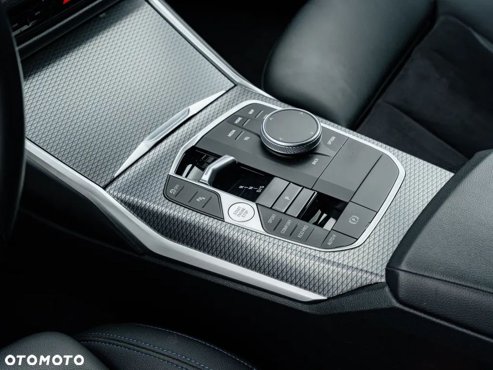 BMW Seria 3 320d xDrive M Sport - 10