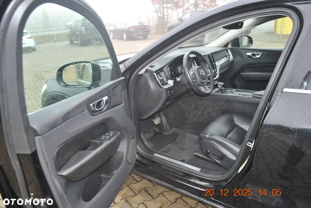 Volvo XC 60 T5 AWD Geartronic RDesign - 9