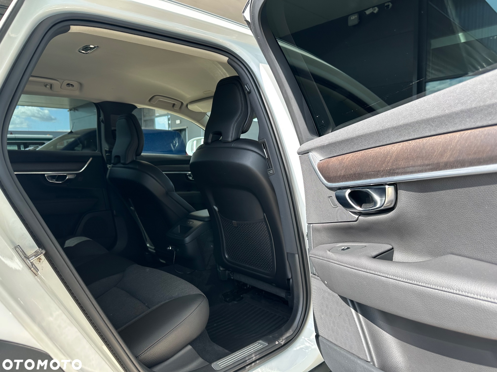 Volvo V90 Cross Country D4 AWD - 18