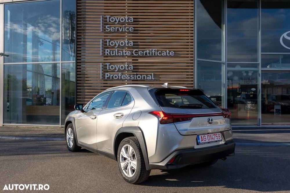 LEXUS UX 2021 — imagine 8
