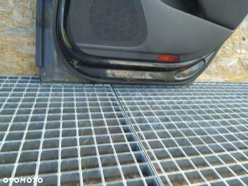 DRZWI PRAWE TYLNE CZARNE BEZ RDZY USZK VW PASSAT B6 KOMBI 3C0 - 7