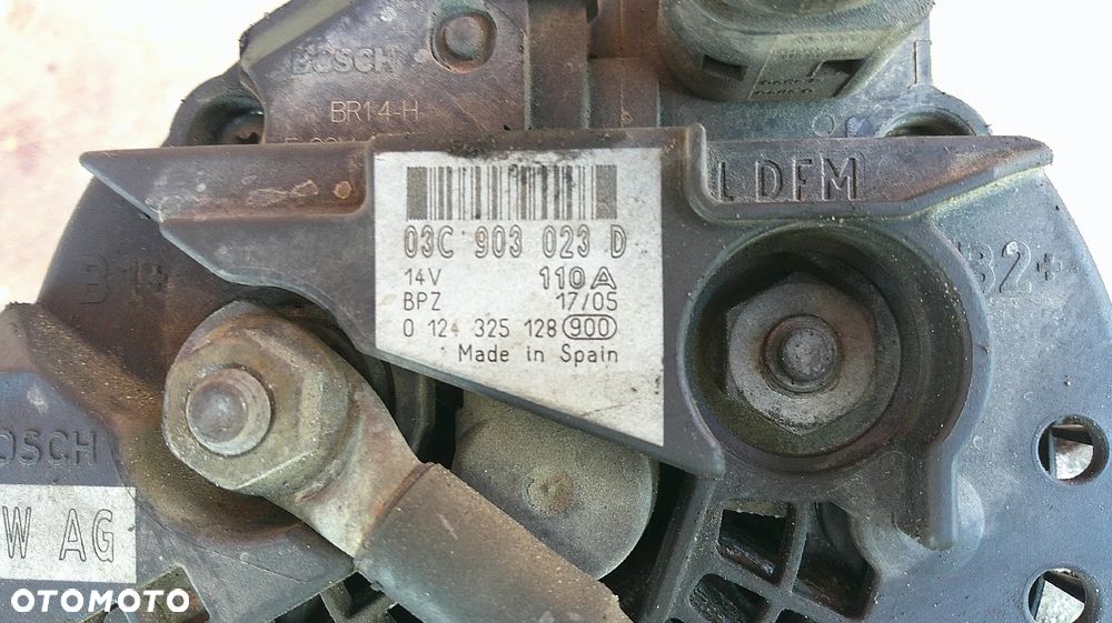 VW GOLF V 1.6 FSI ALTERNATOR - 4