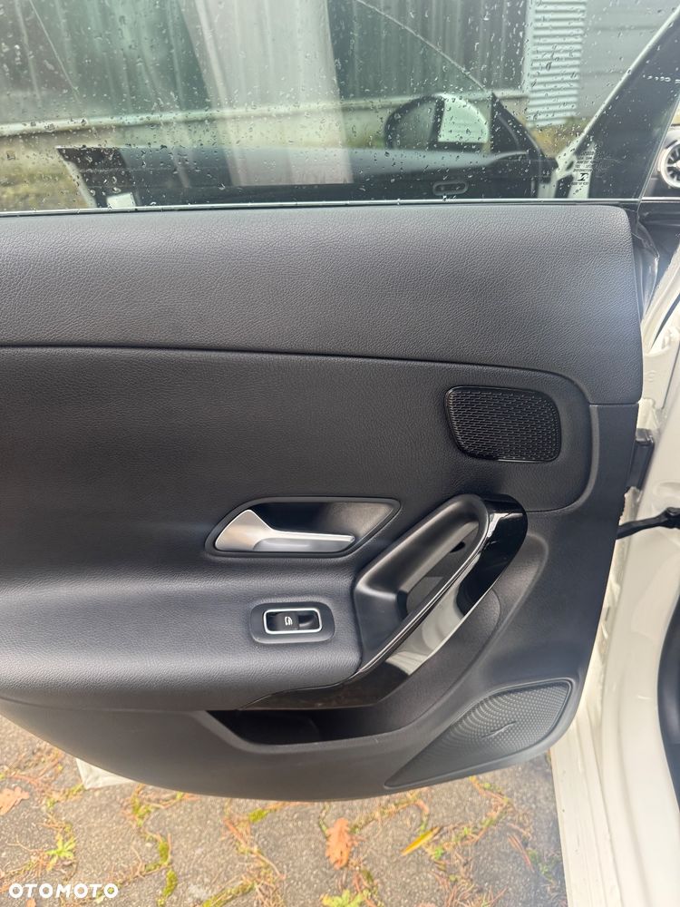 Mercedes-Benz CLA 180 Edition 1 7G-DCT - 36