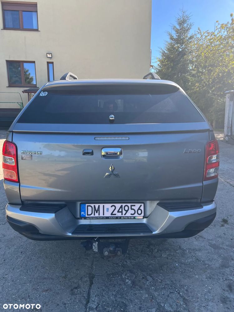 Mitsubishi L200 2.4 d DC Intense + - 6