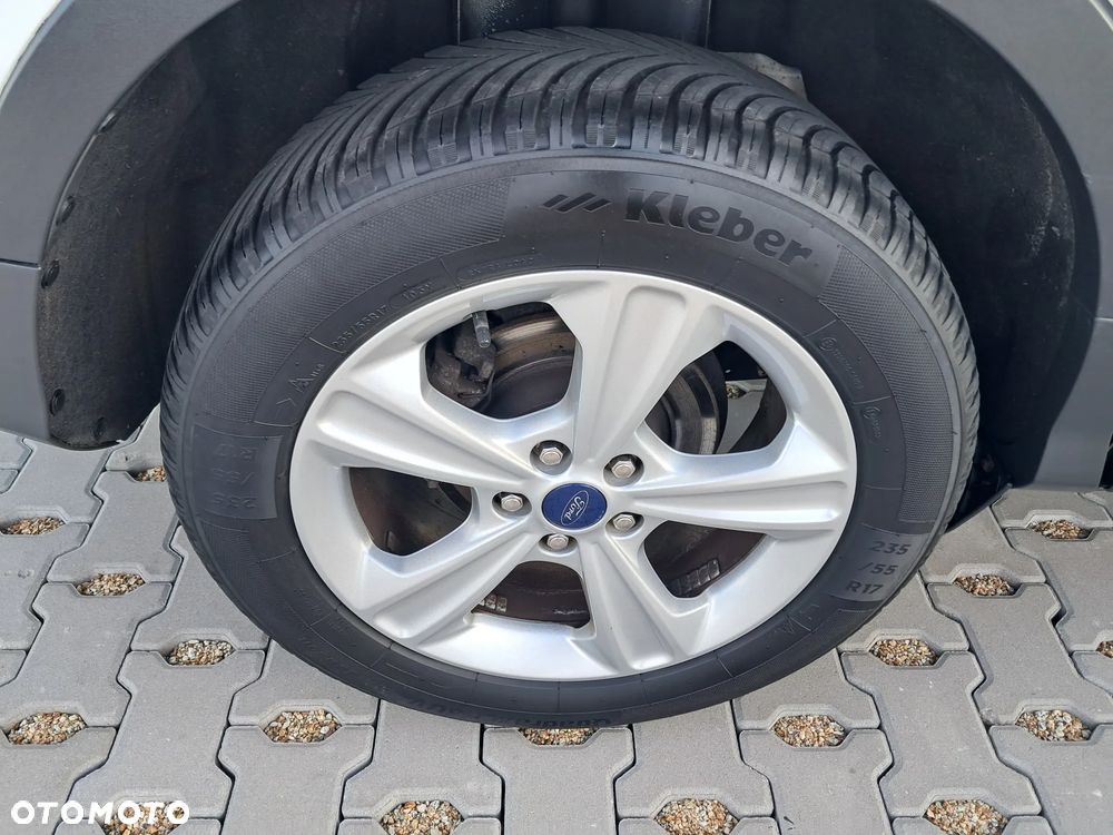 Ford Kuga 2.0 TDCi 2x4 Titanium - 25