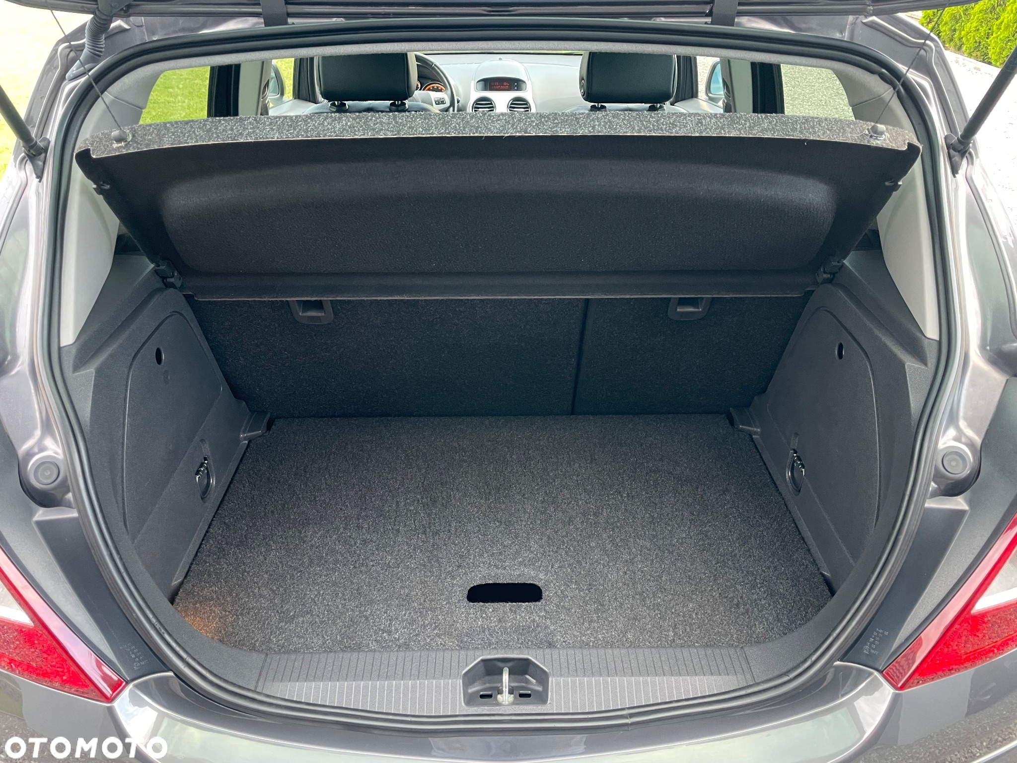 Opel Corsa 1.4 16V 150 Jahre - 14