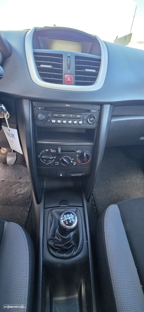 Peugeot 207 1.4 16V Sport - 11