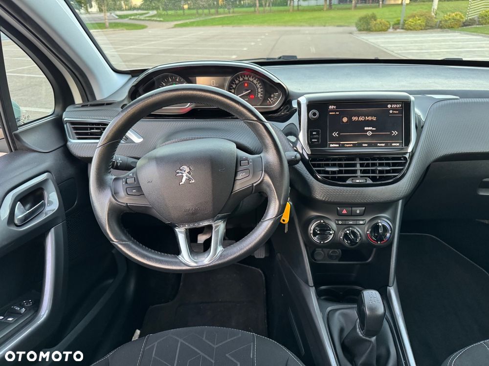 Peugeot 2008 1.2 Pure Tech Active - 12