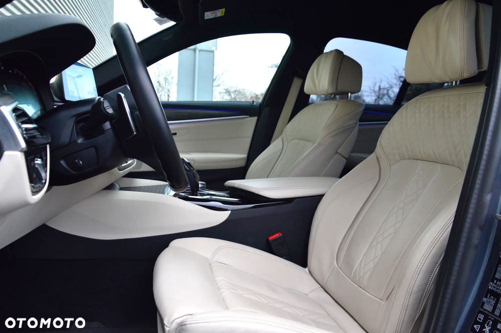 BMW Seria 5 520d xDrive Sport - 14