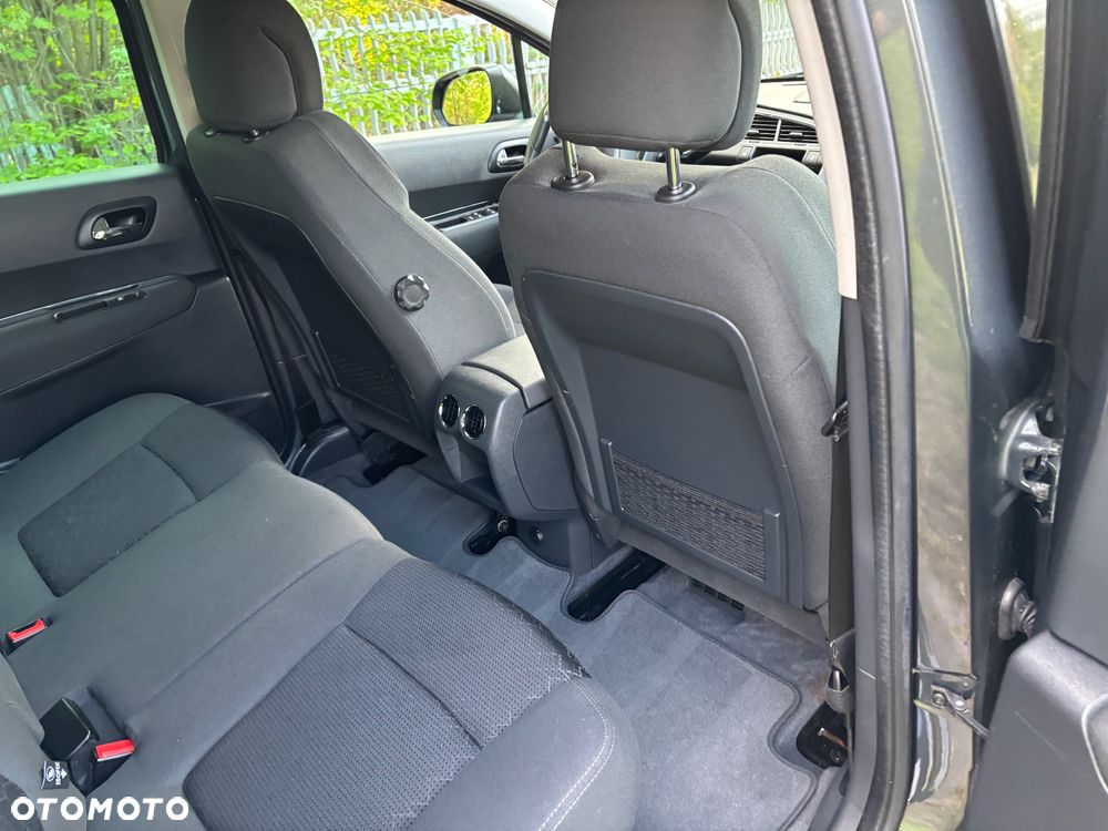 Peugeot 3008 1.6 HDi Active - 25