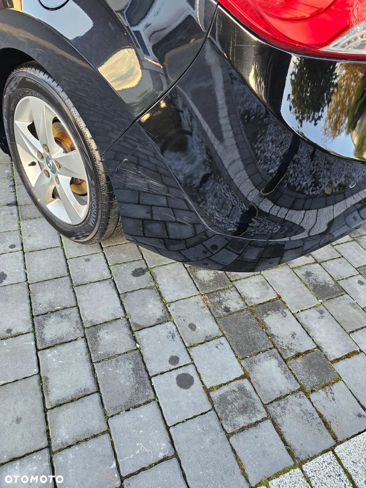 Hyundai Elantra 1.6 Style - 12