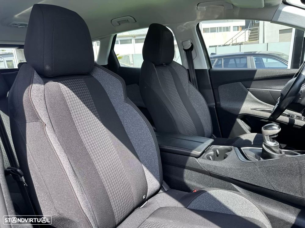 Peugeot 3008 1.2 PureTech Allure Pack - 28
