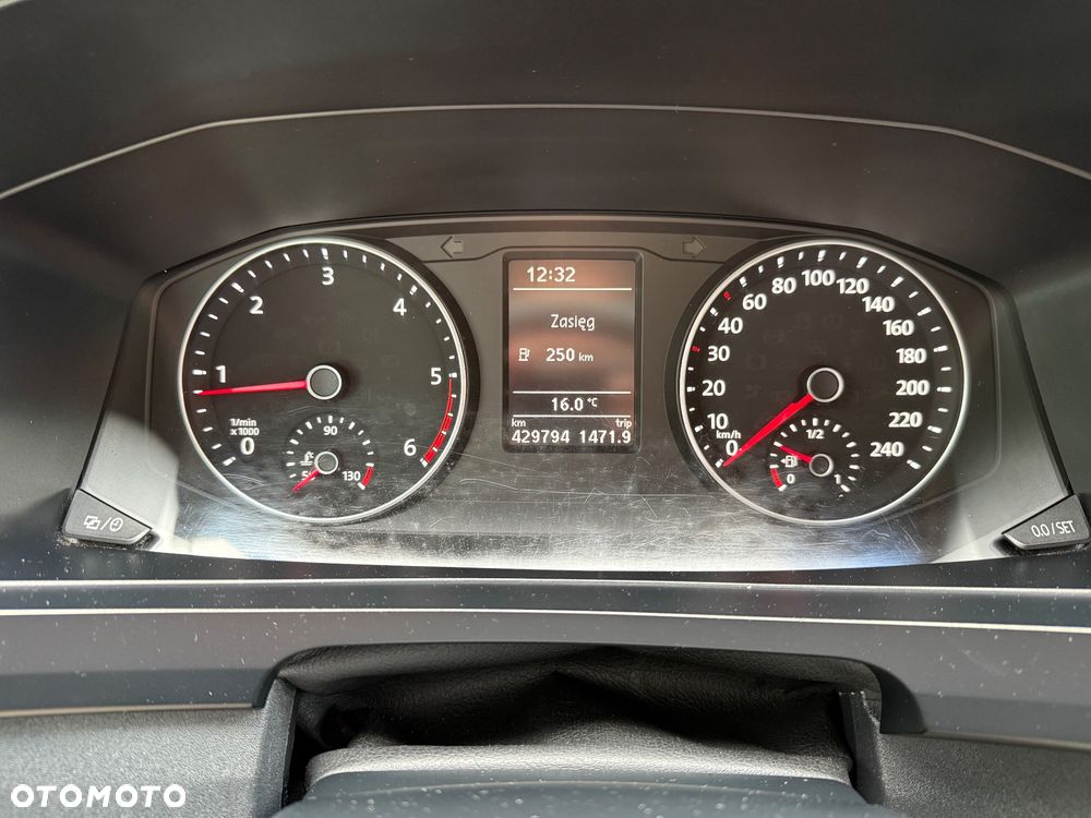 Volkswagen Caravelle - 19