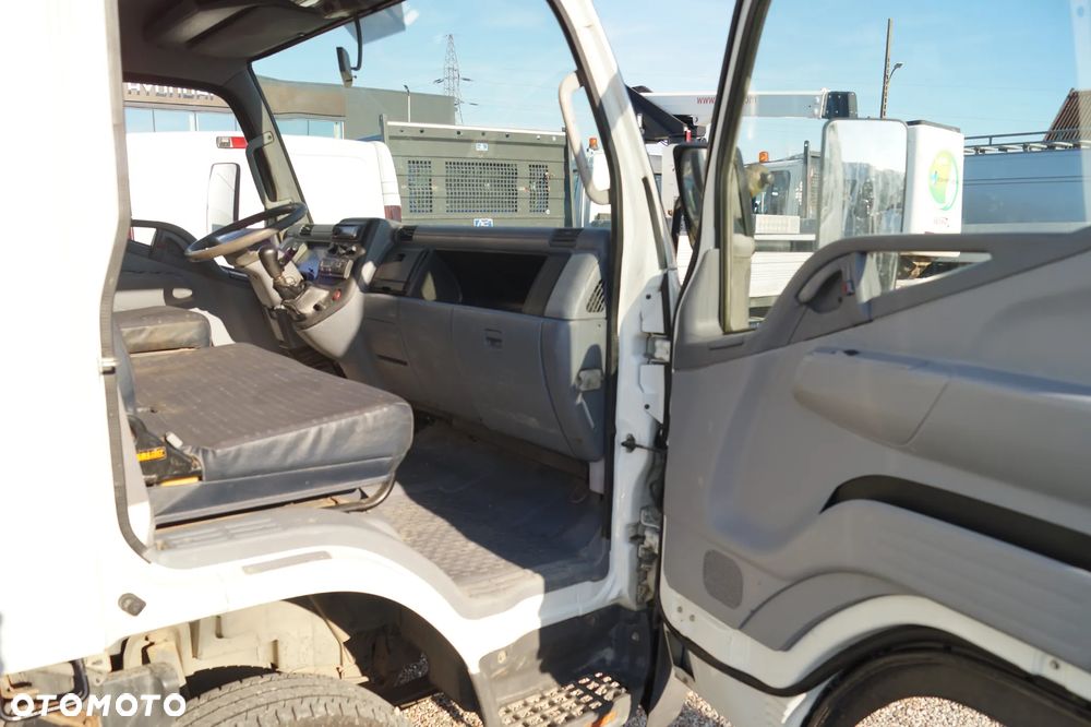 Mitsubishi CENTER FUSO - 32