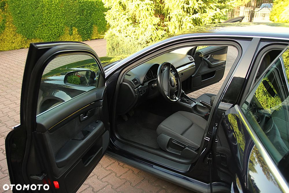 Audi A4 Limousine - 20