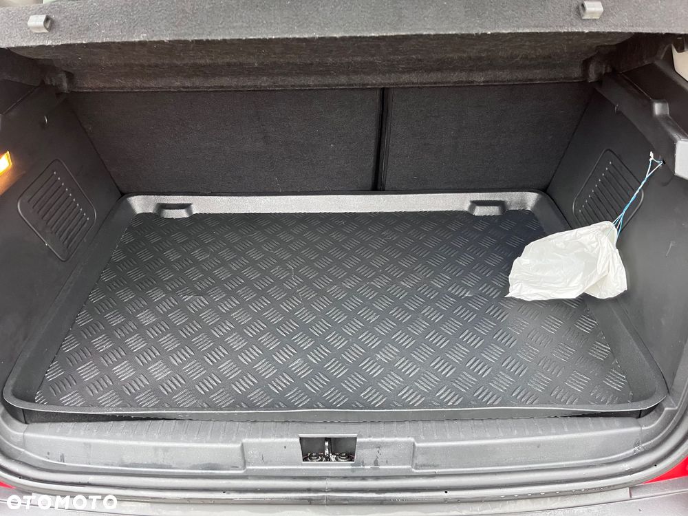 Renault Captur 1.2 TCe Helly Hansen EDC - 11