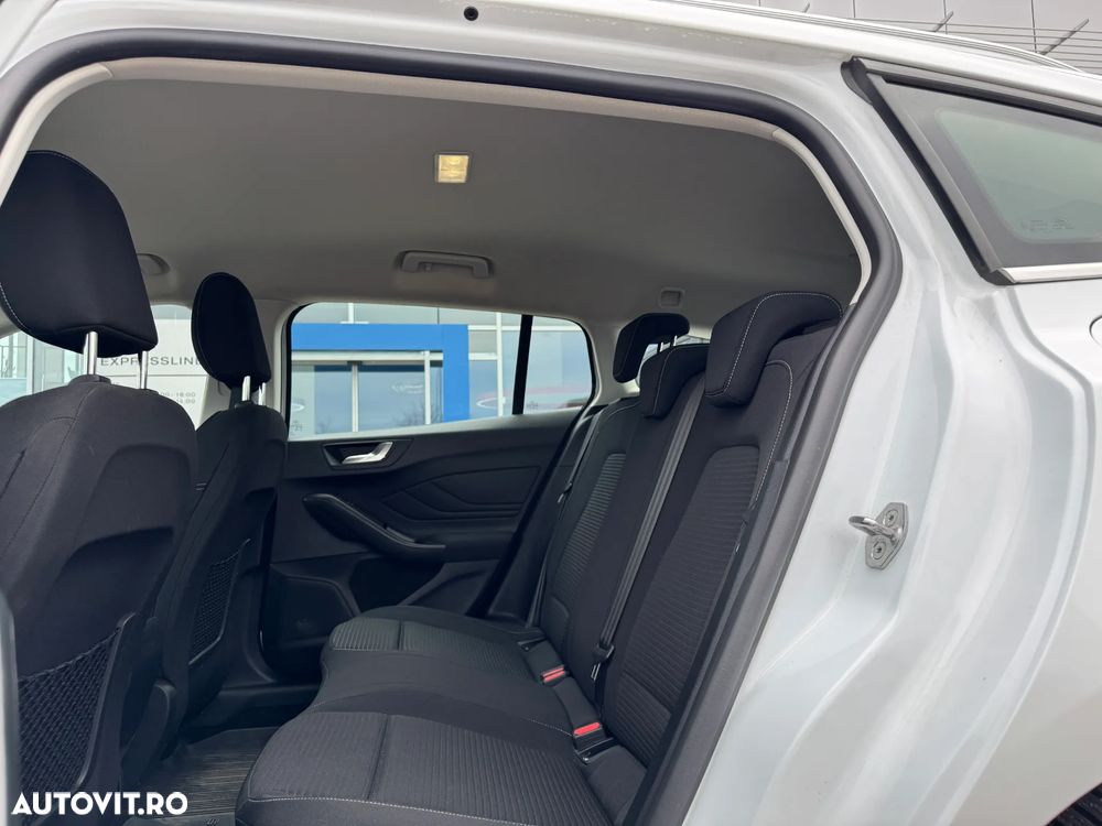 Ford Focus 1.0 EcoBoost MHEV Titanium - 9