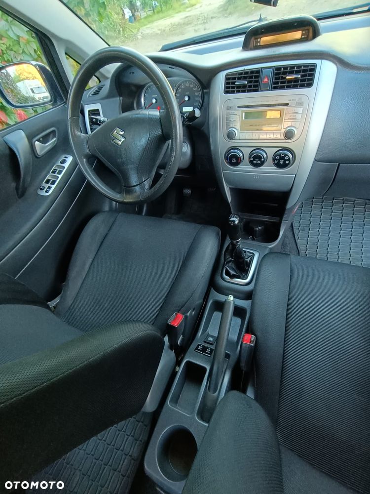Suzuki Liana - 10
