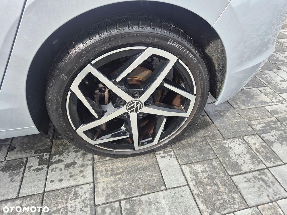 Volkswagen Golf - 13