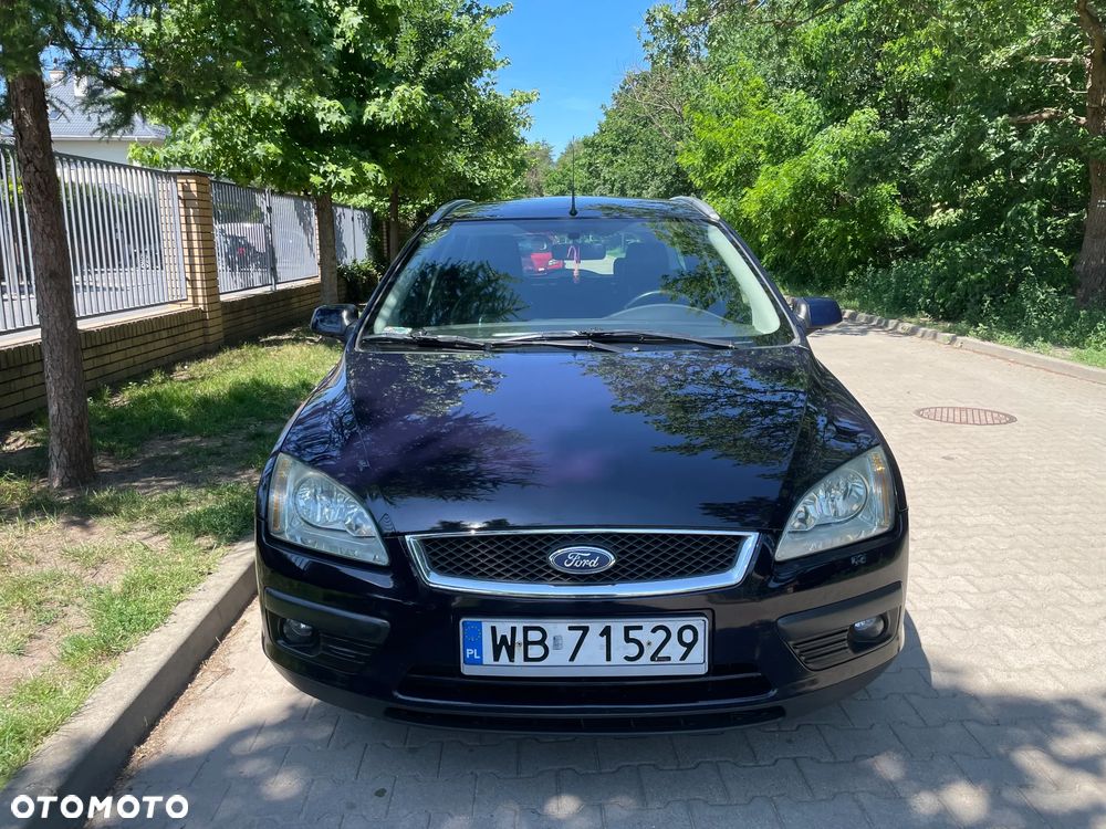 Ford Focus 1.6 Trend + - 6
