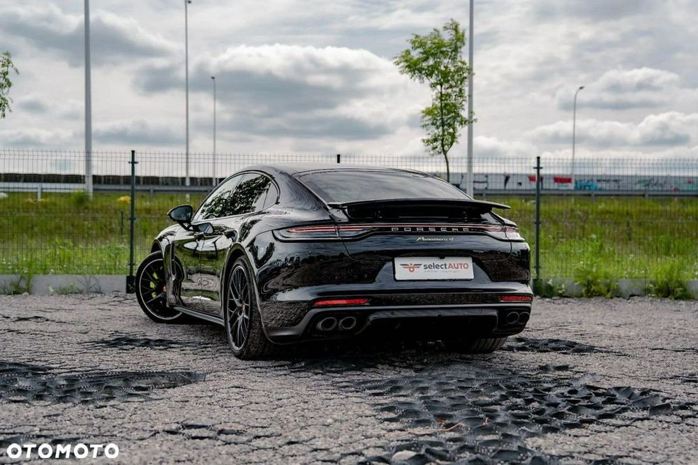 Porsche Panamera 4 E-Hybrid Platinum Edition - 4