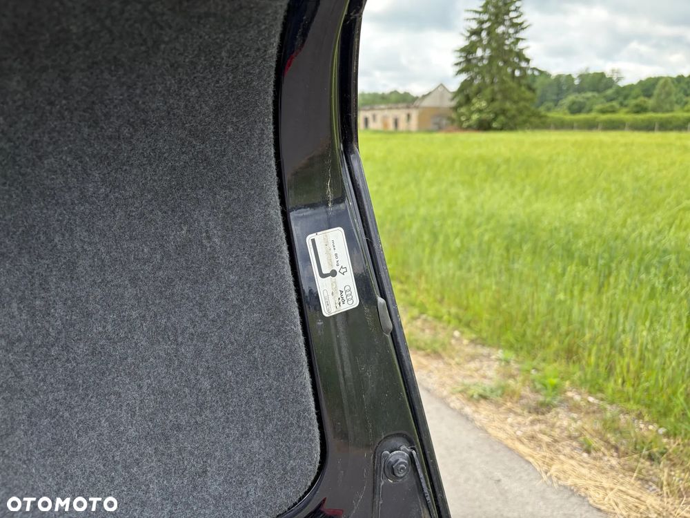 Audi A4 Limousine - 11