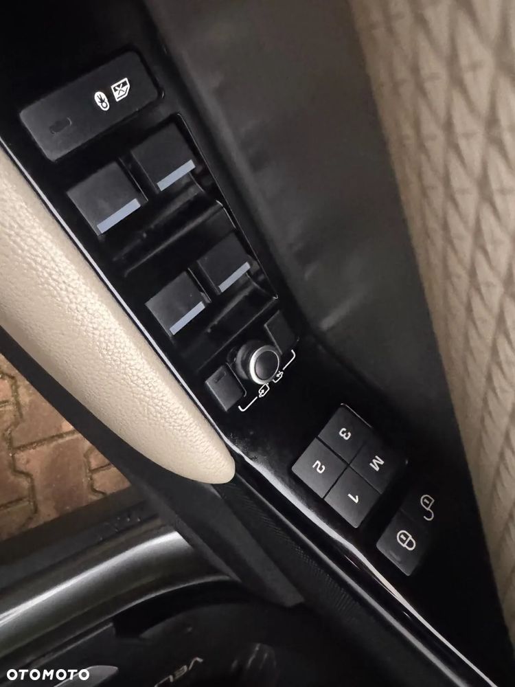 Land Rover Range Rover Velar ver-2-0-p250-r--dynamic-se - 12