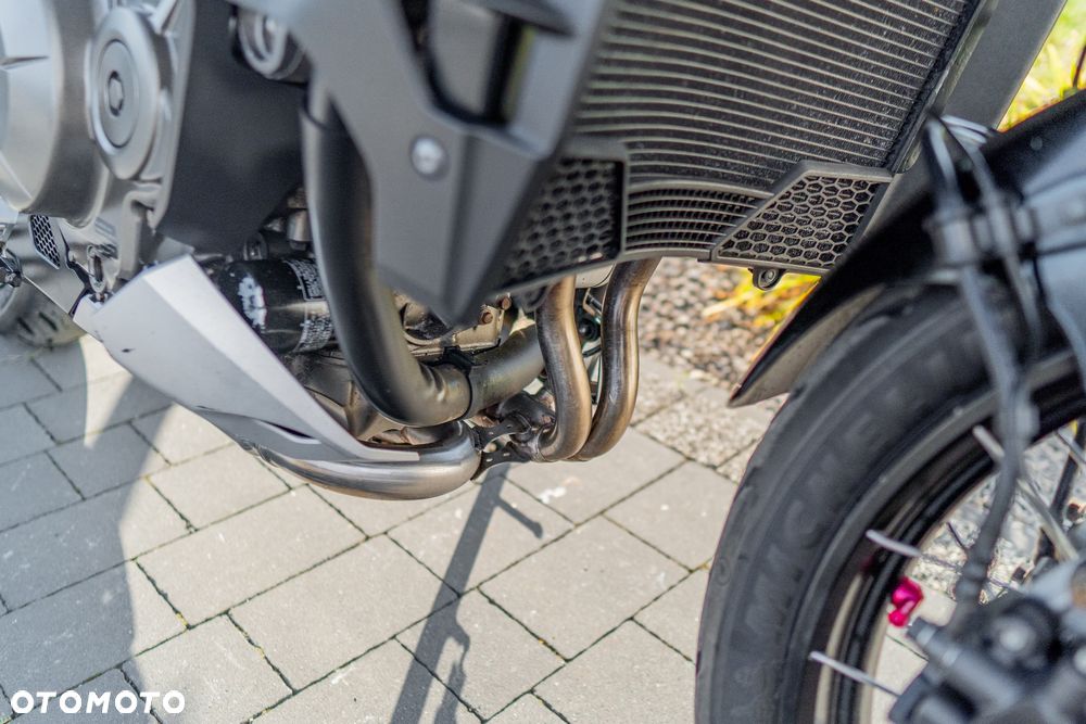 Honda VFR - 12