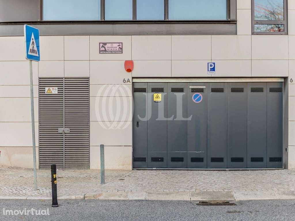 Lugar de estacionamento privativo, em Alcântara, Lisboa - Grande imagem: 4/17