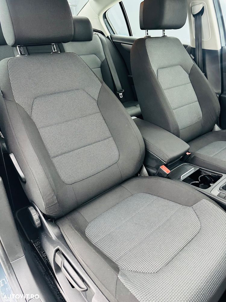 Volkswagen Passat - 27