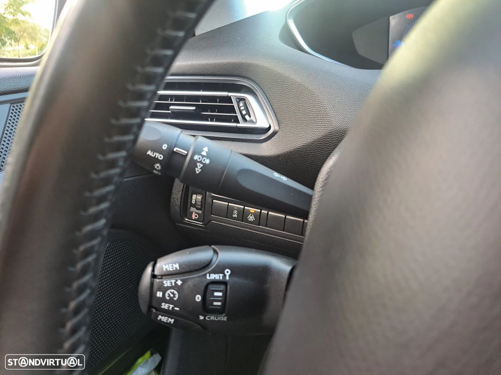 Peugeot 308 1.5 BlueHDi Allure - 15