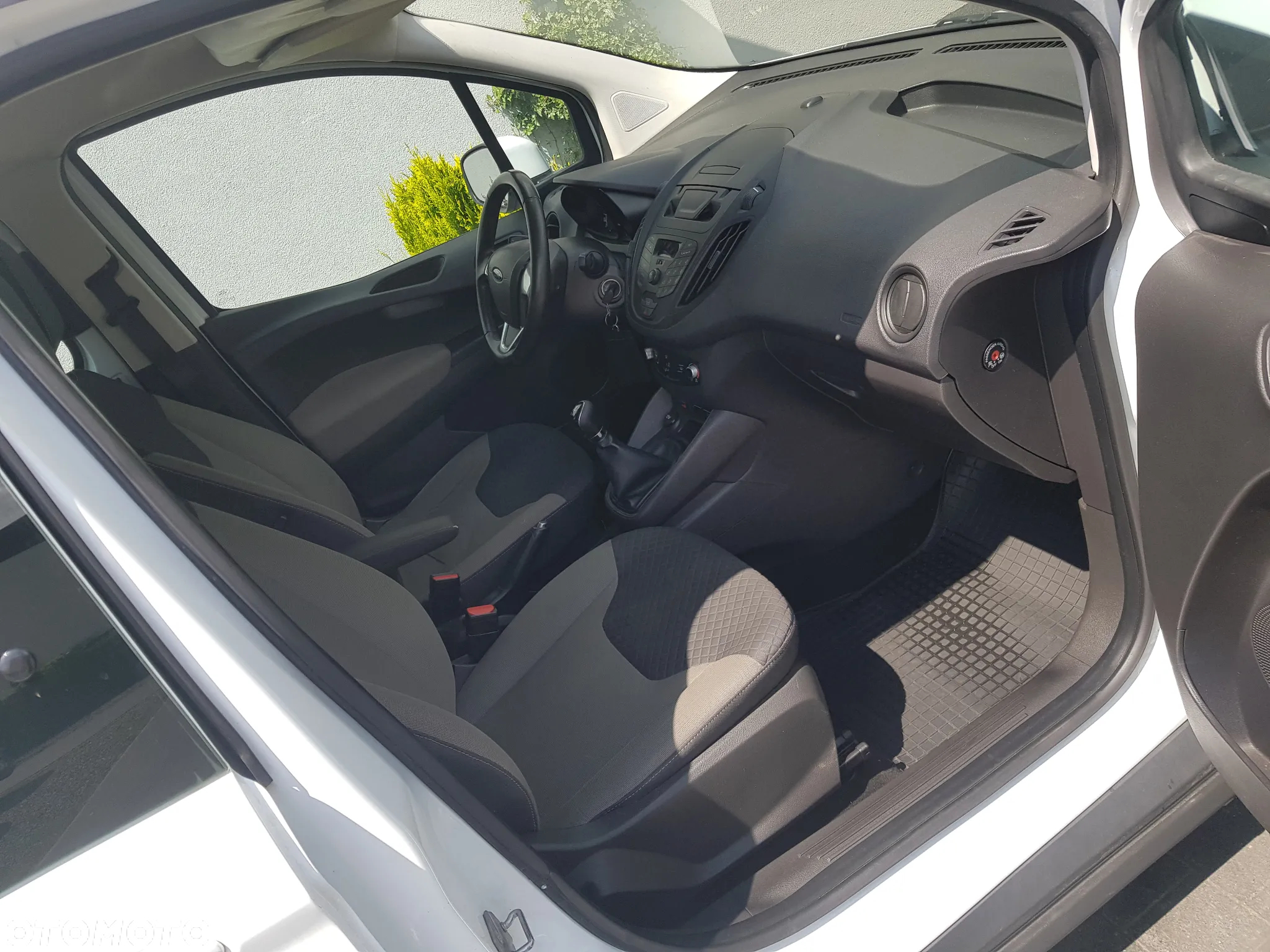 Ford Tourneo Courier 1.5 TDCi Trend - 9