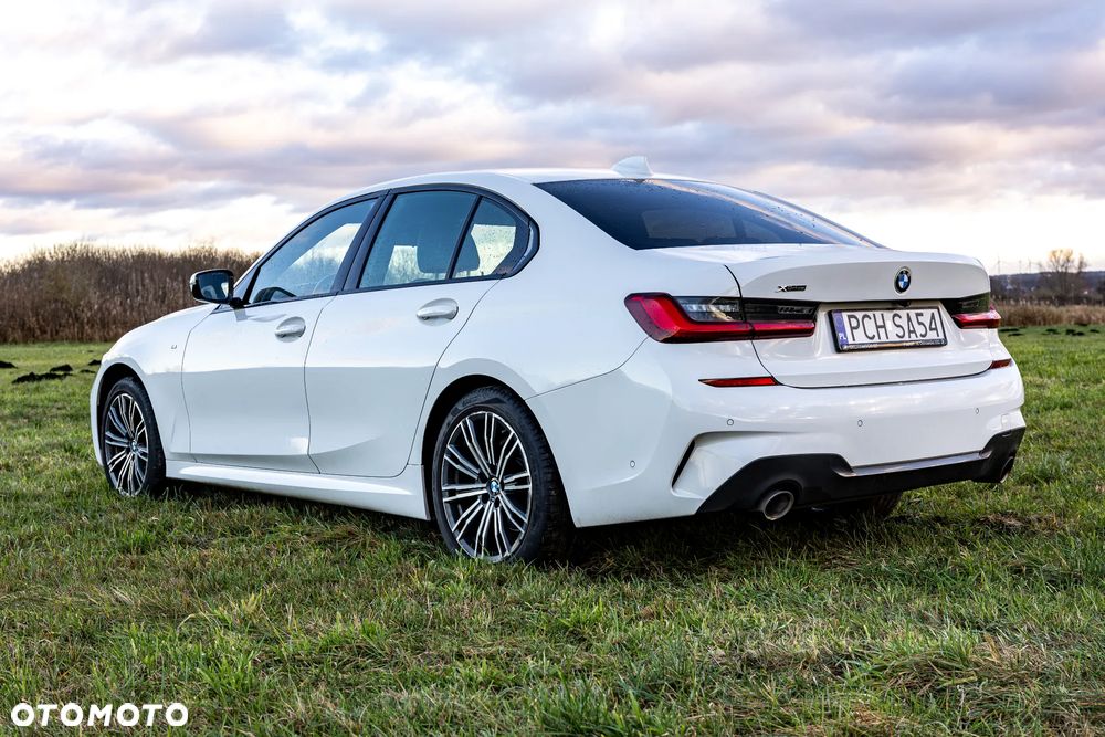 BMW Seria 3 320i xDrive M Sport Sport - 11