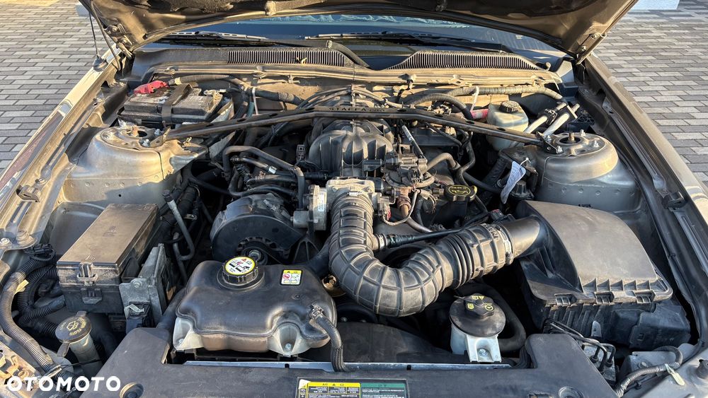 Ford Mustang 4.0 V6 - 8