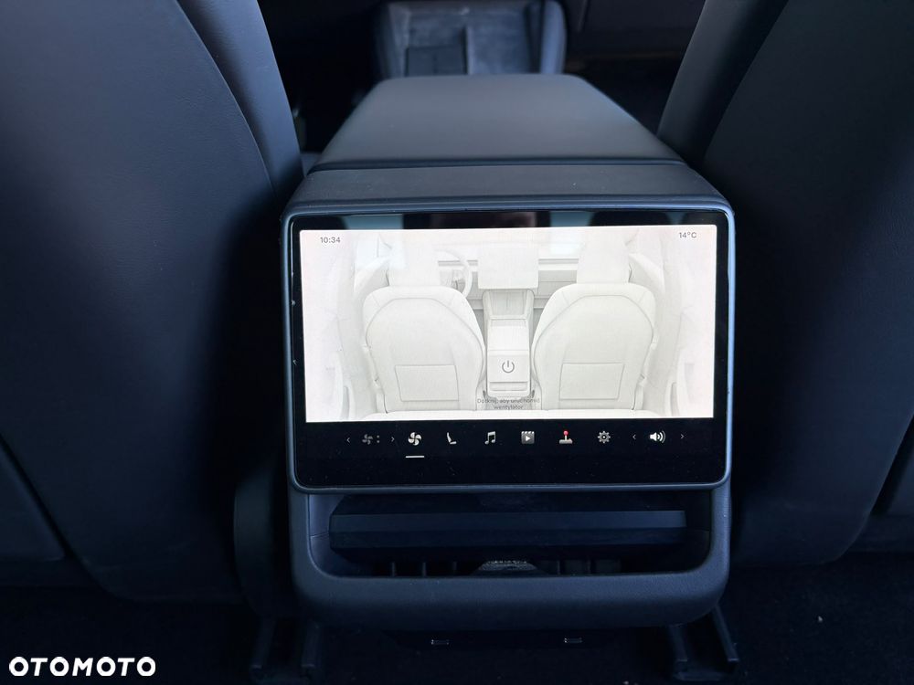 Tesla Model 3 - 12