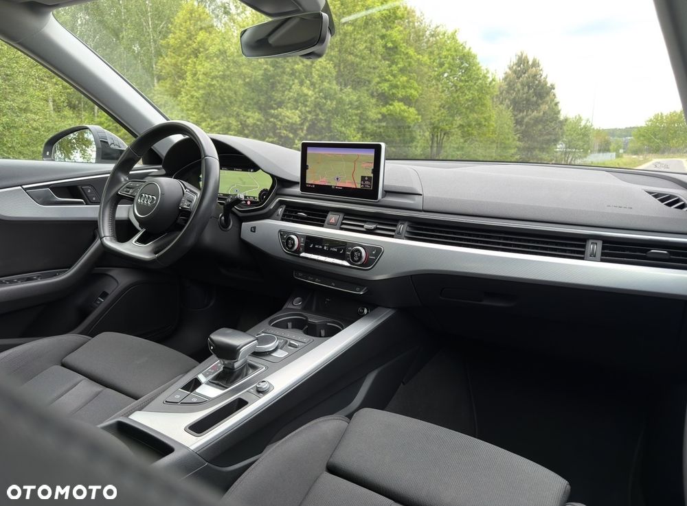 Audi A4 Avant 40 TDI S tronic S line - 40