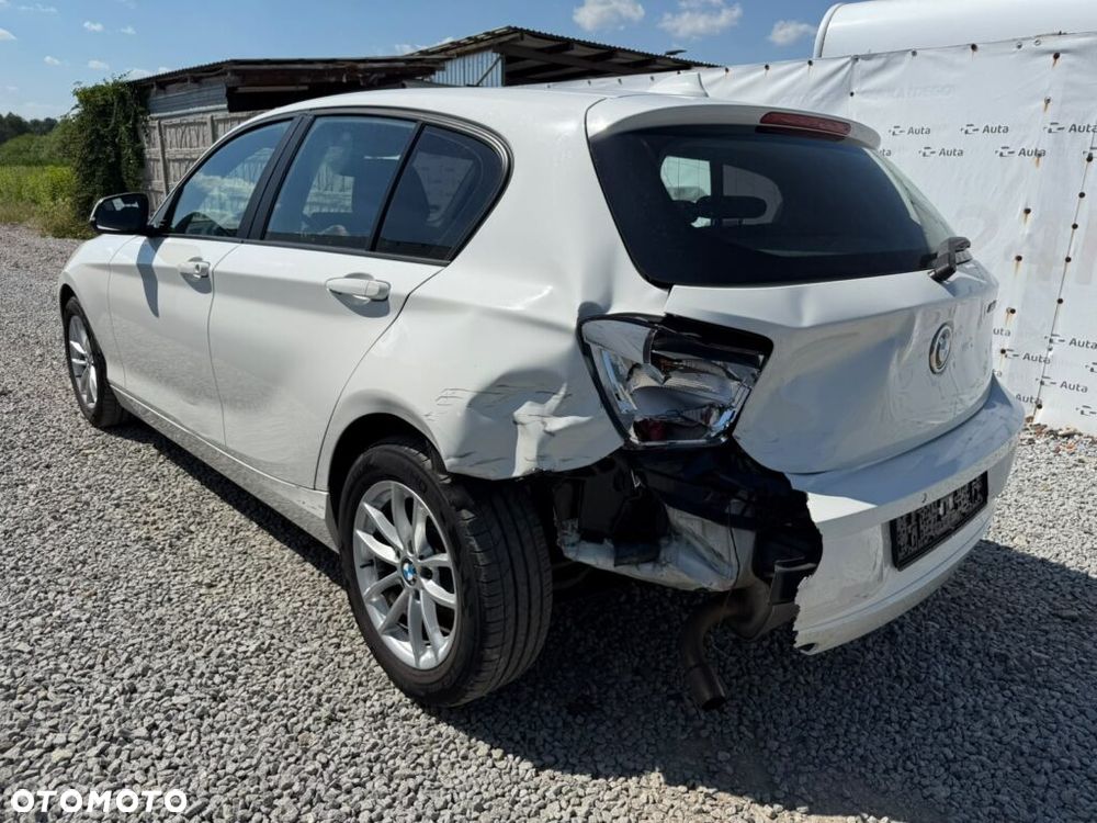 BMW Seria 1 114i - 4